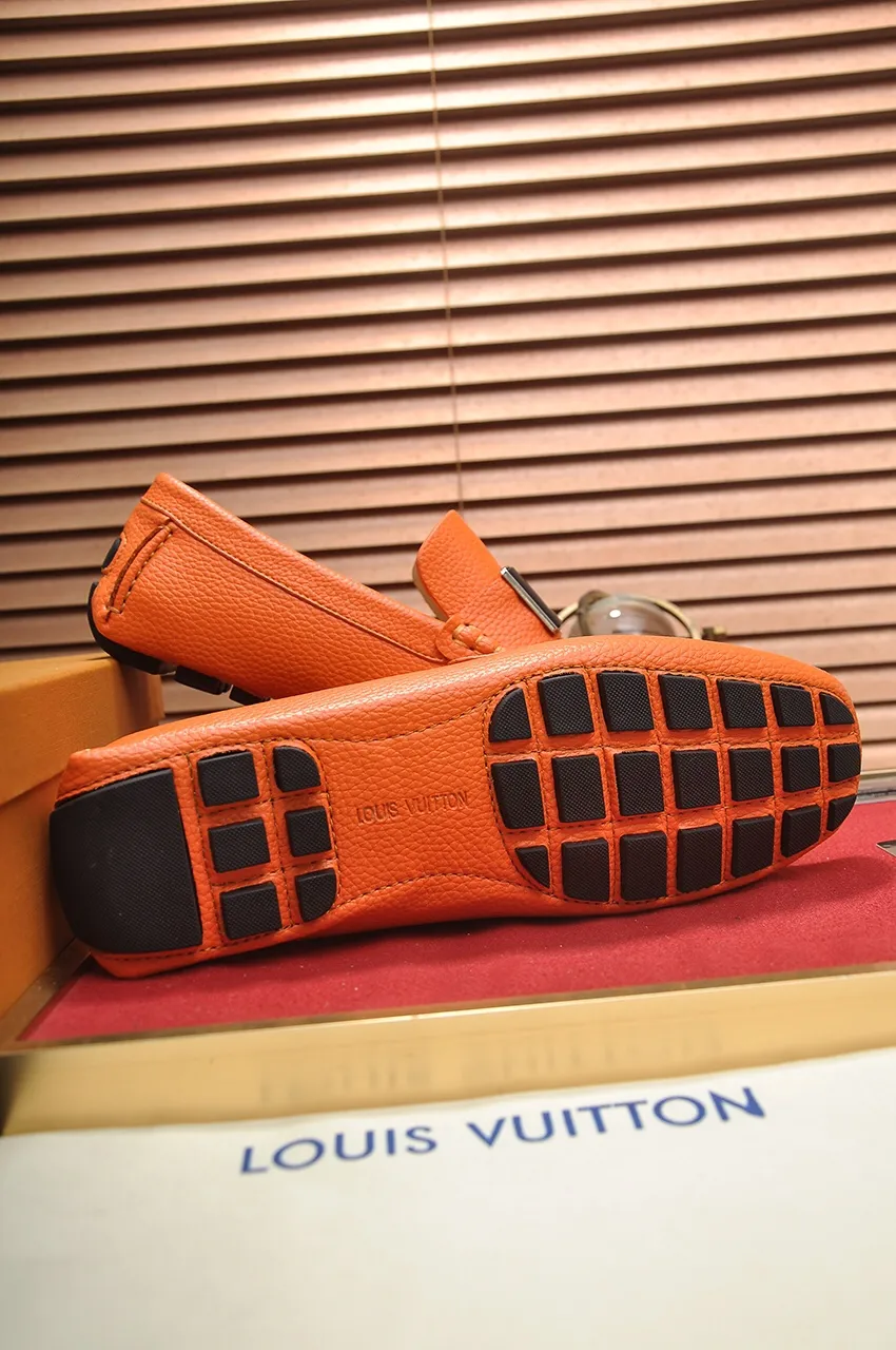 Men's men's shoes 💰420💶 [LV Doudou shoes] (water-dyed cowhide lining) new model is on the market, available on the official website. The new Doudou shoes are processed into single-color materials, and the uppers are made of imported horsehide leather. The body of the shoe is fully hemmed with mark thread, and is lined with imported original cowhide leather. The elegant shoe shape is super suitable for all-matching, and the size is 38-44.